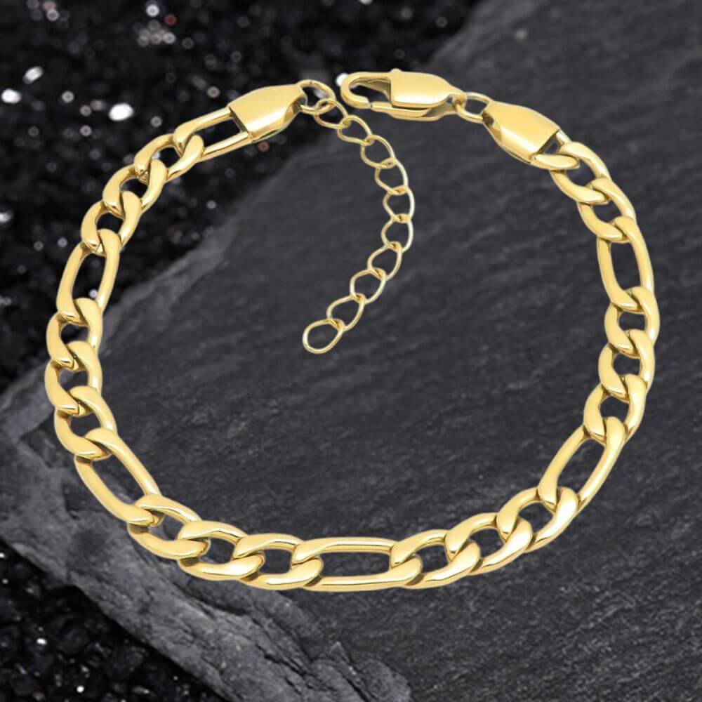 Minimalist And Versatile Bracelet in Stainless Steel