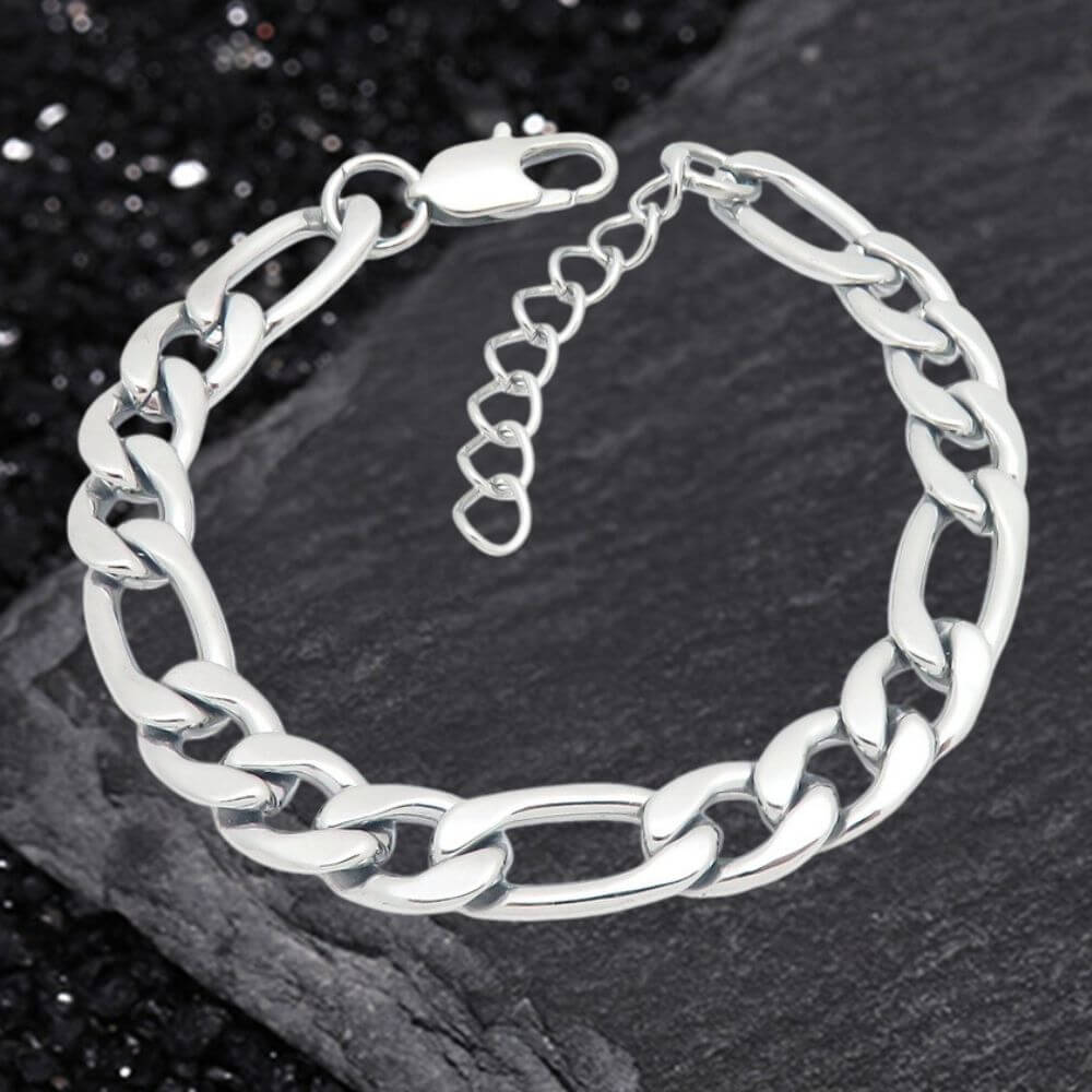 Minimalist And Versatile Bracelet in Stainless Steel
