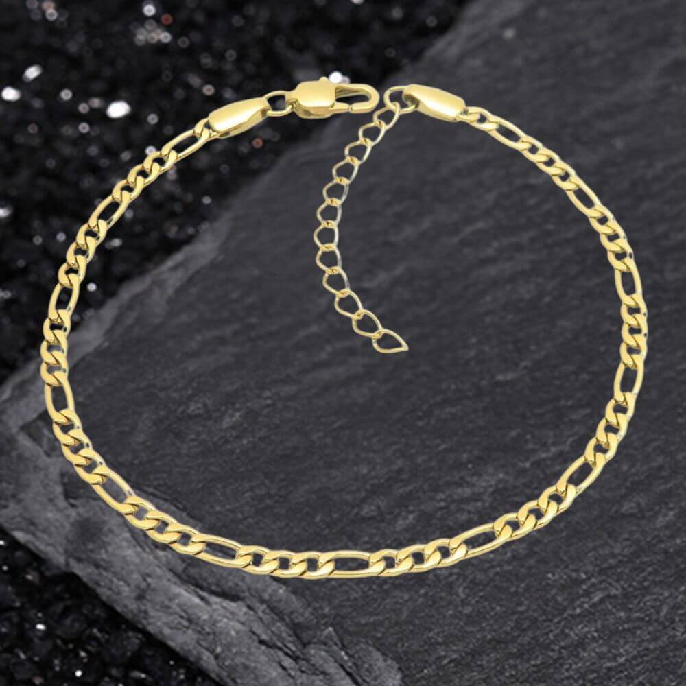 Minimalist And Versatile Bracelet in Stainless Steel