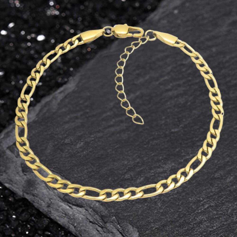 Minimalist And Versatile Bracelet in Stainless Steel