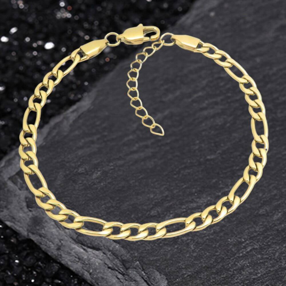 Minimalist And Versatile Bracelet in Stainless Steel