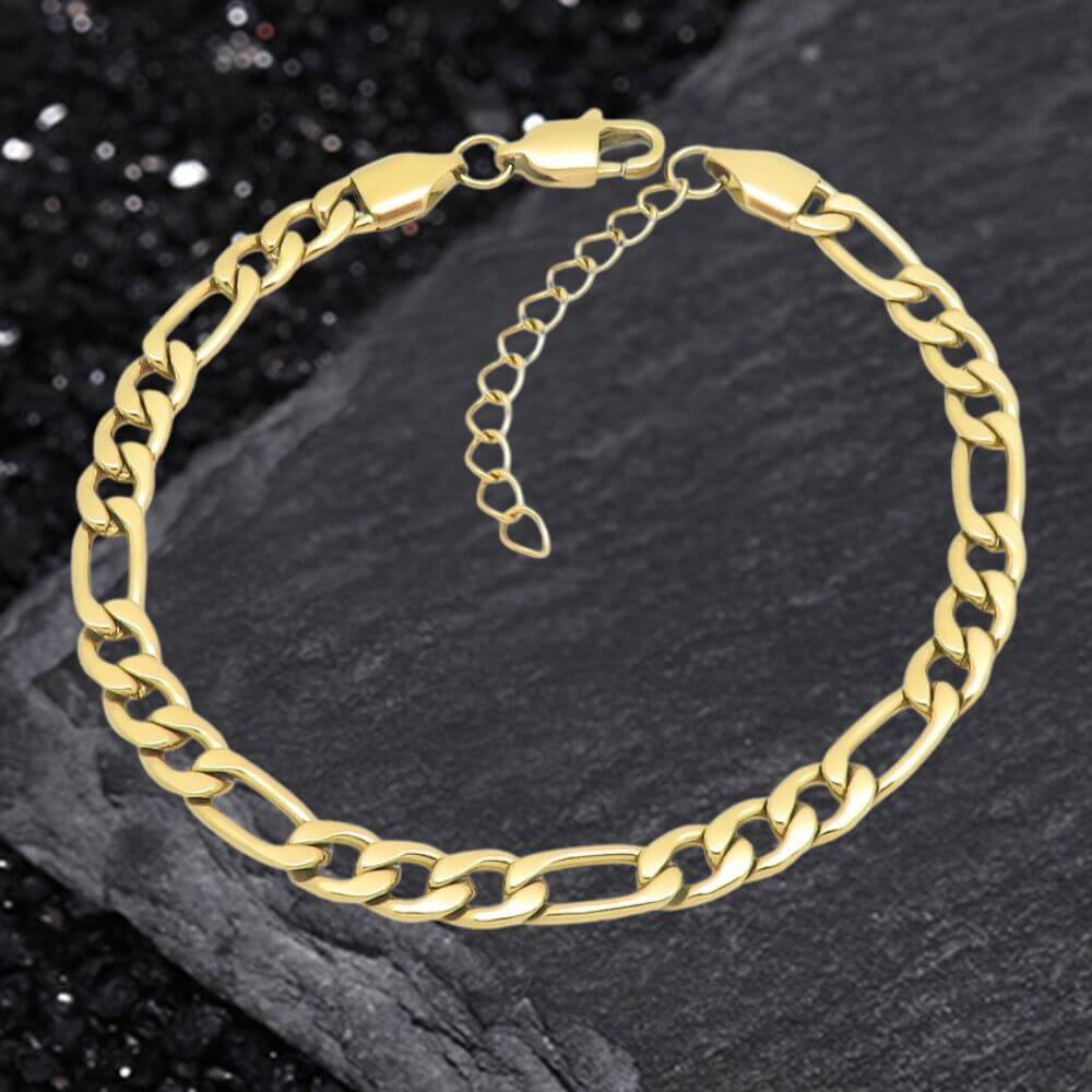 Minimalist And Versatile Bracelet in Stainless Steel