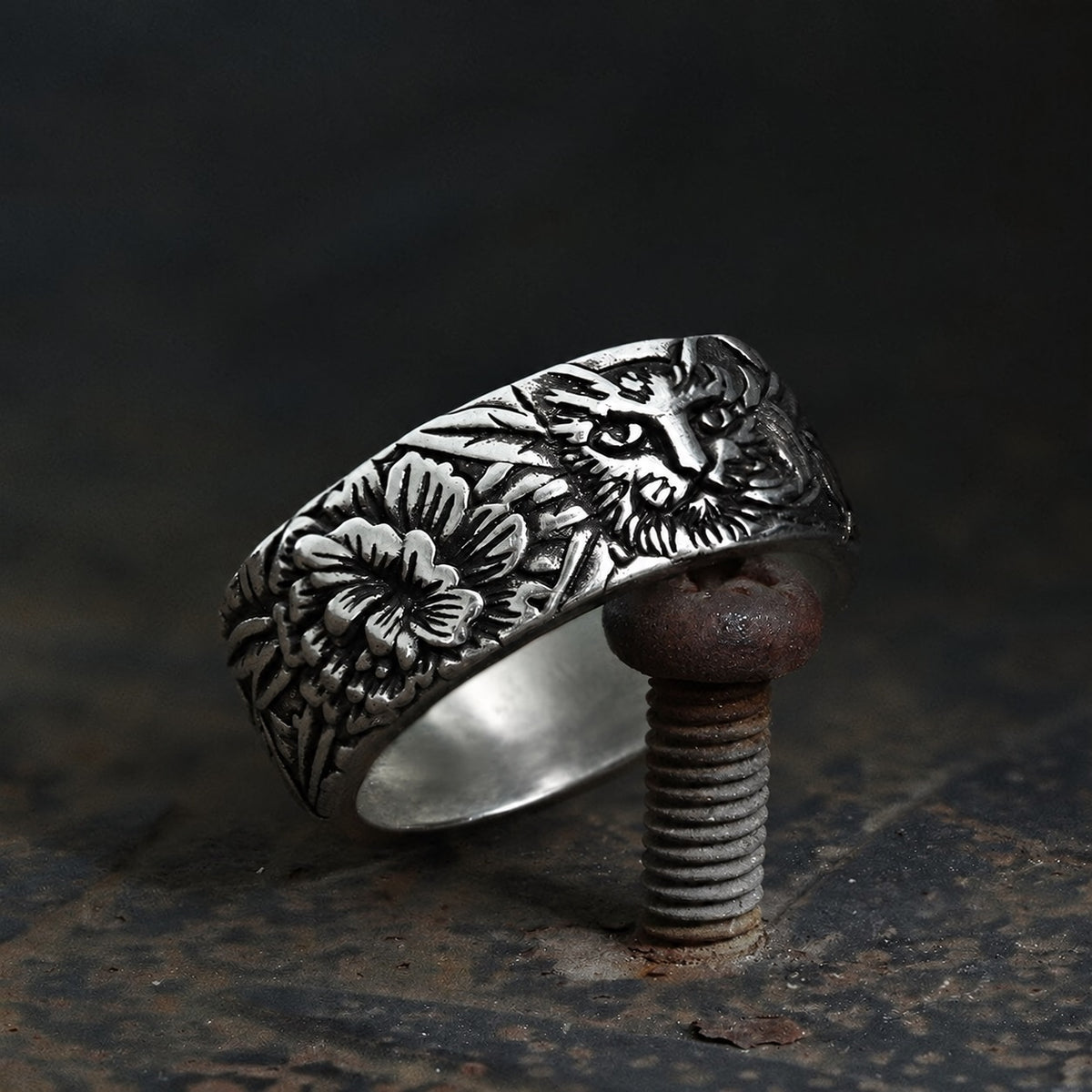 Cat In Flowers Alloy Ring
