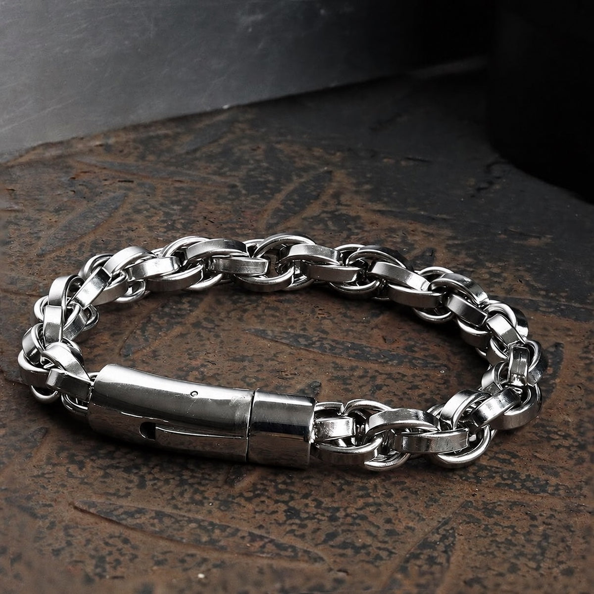 Classic Winding Bracelet in Stainless Steel