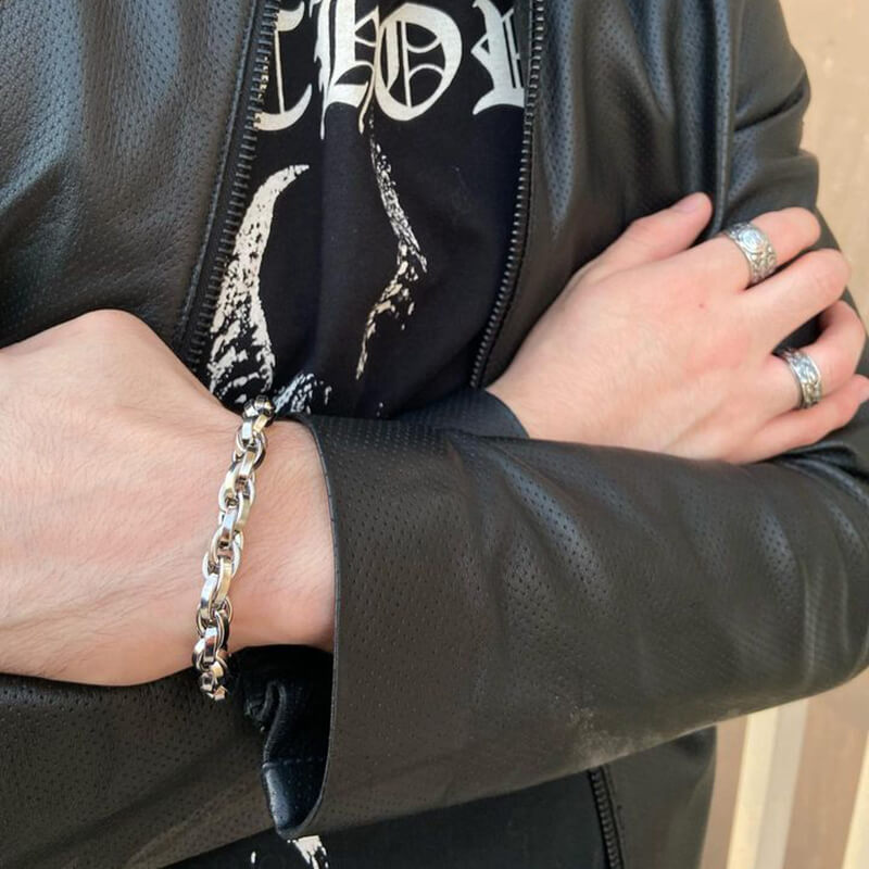 Classic Winding Bracelet in Stainless Steel