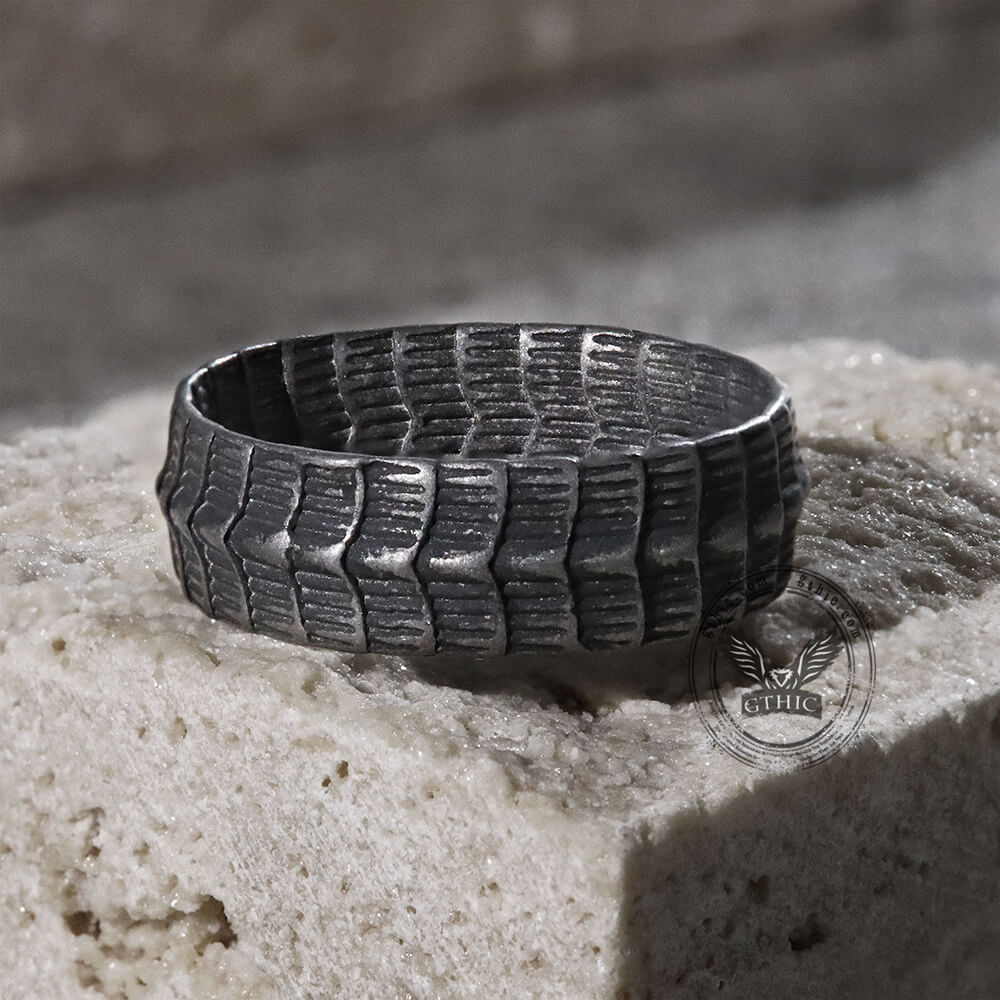 Dragon Spine Ring in Stainless Steel