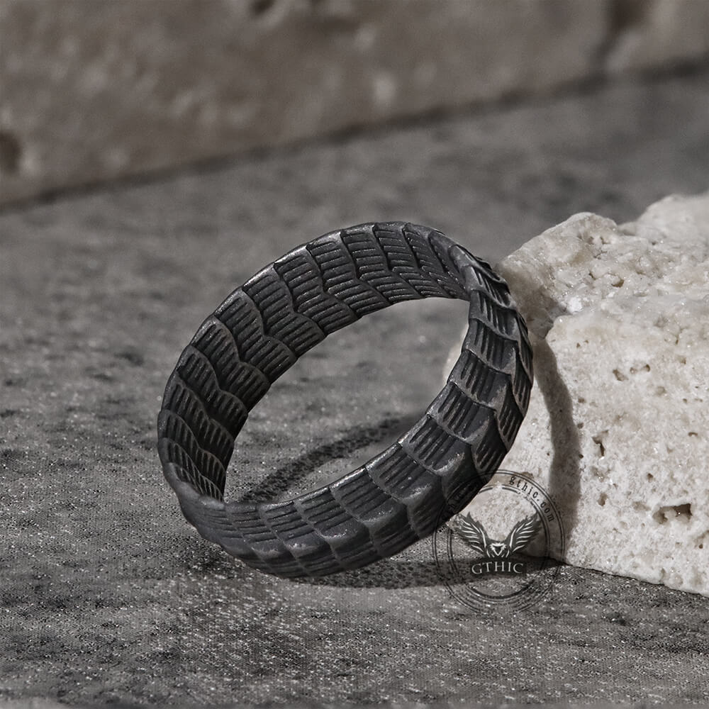 Dragon Spine Ring in Stainless Steel