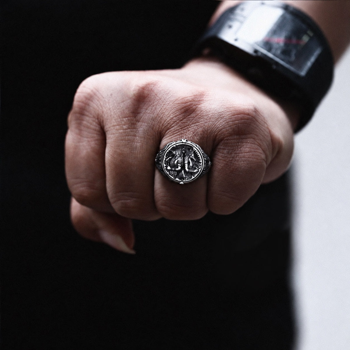 Ancient Egyptian Pharaoh Horus Tutankhamun Ring in Stainless Steel