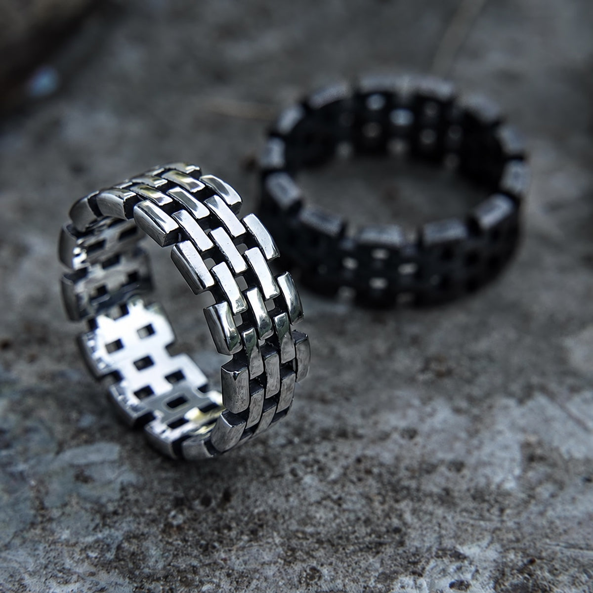 Hollow Chain Ring in Stainless Steel