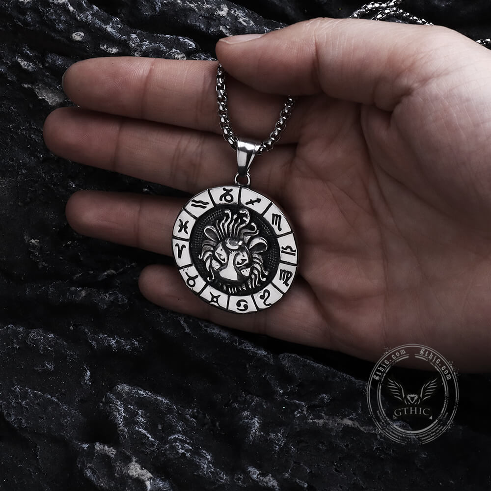 Leo Pendant in Stainless Steel