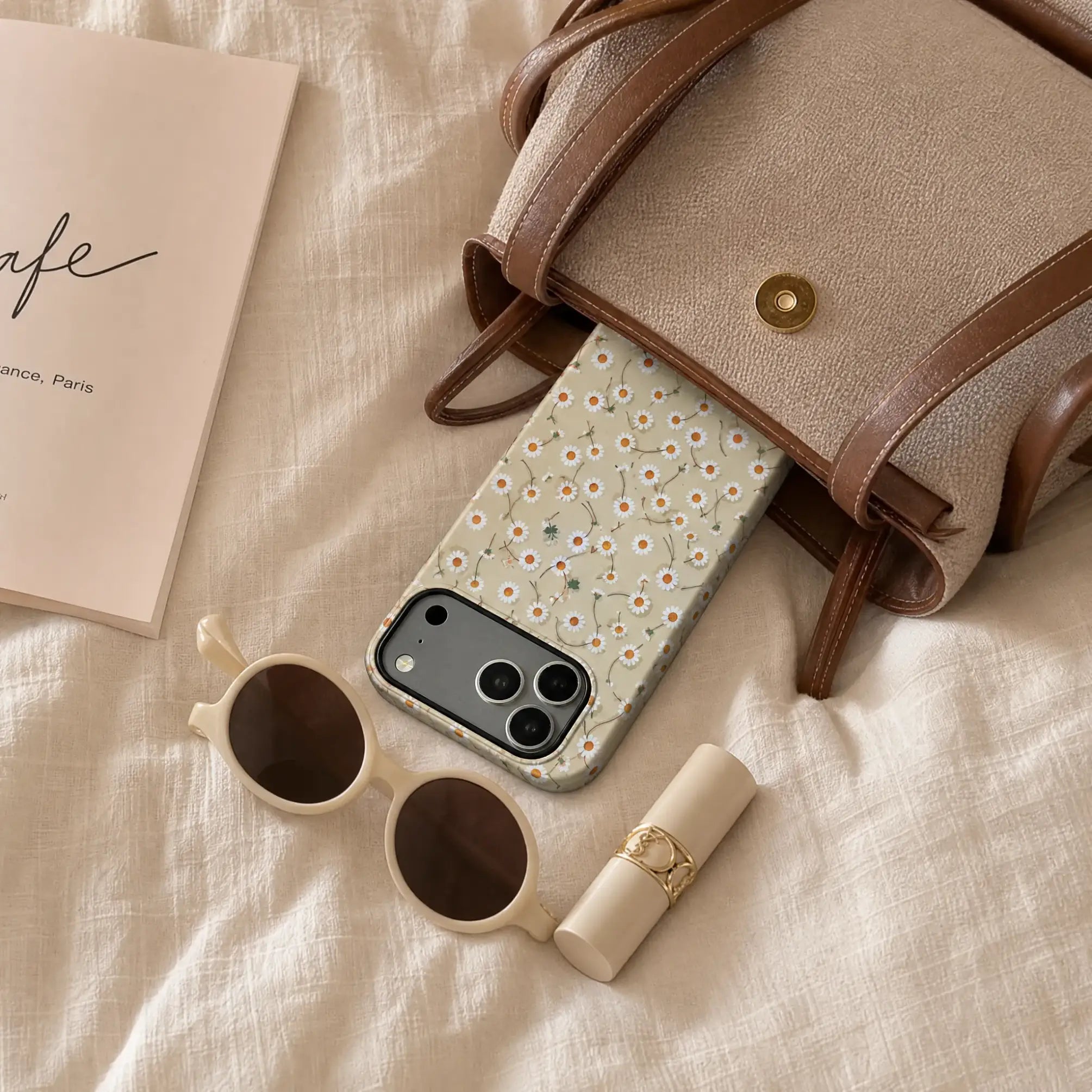 Butter Yellow Daisy Matte Case - MagSafe Compatible