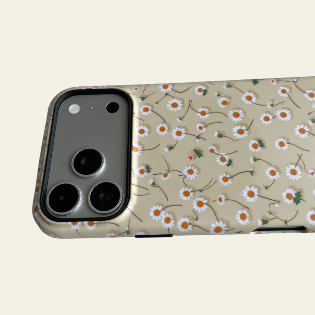 Butter Yellow Daisy Matte Case - MagSafe Compatible