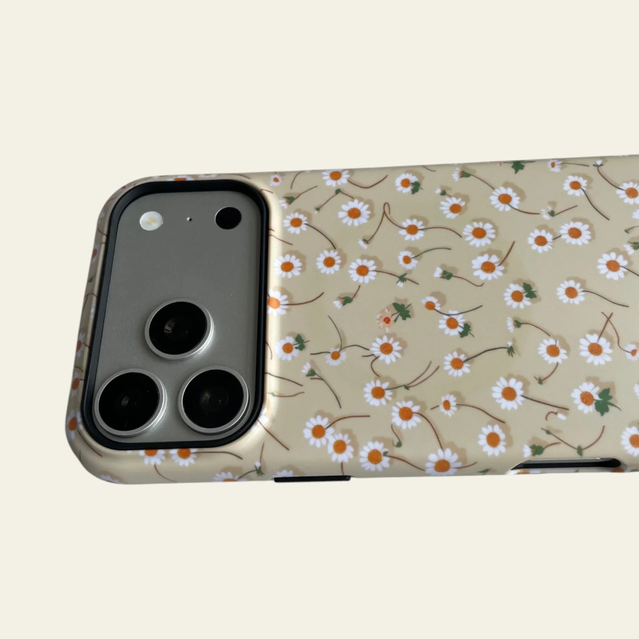 Butter Yellow Daisy Matte Case - MagSafe Compatible
