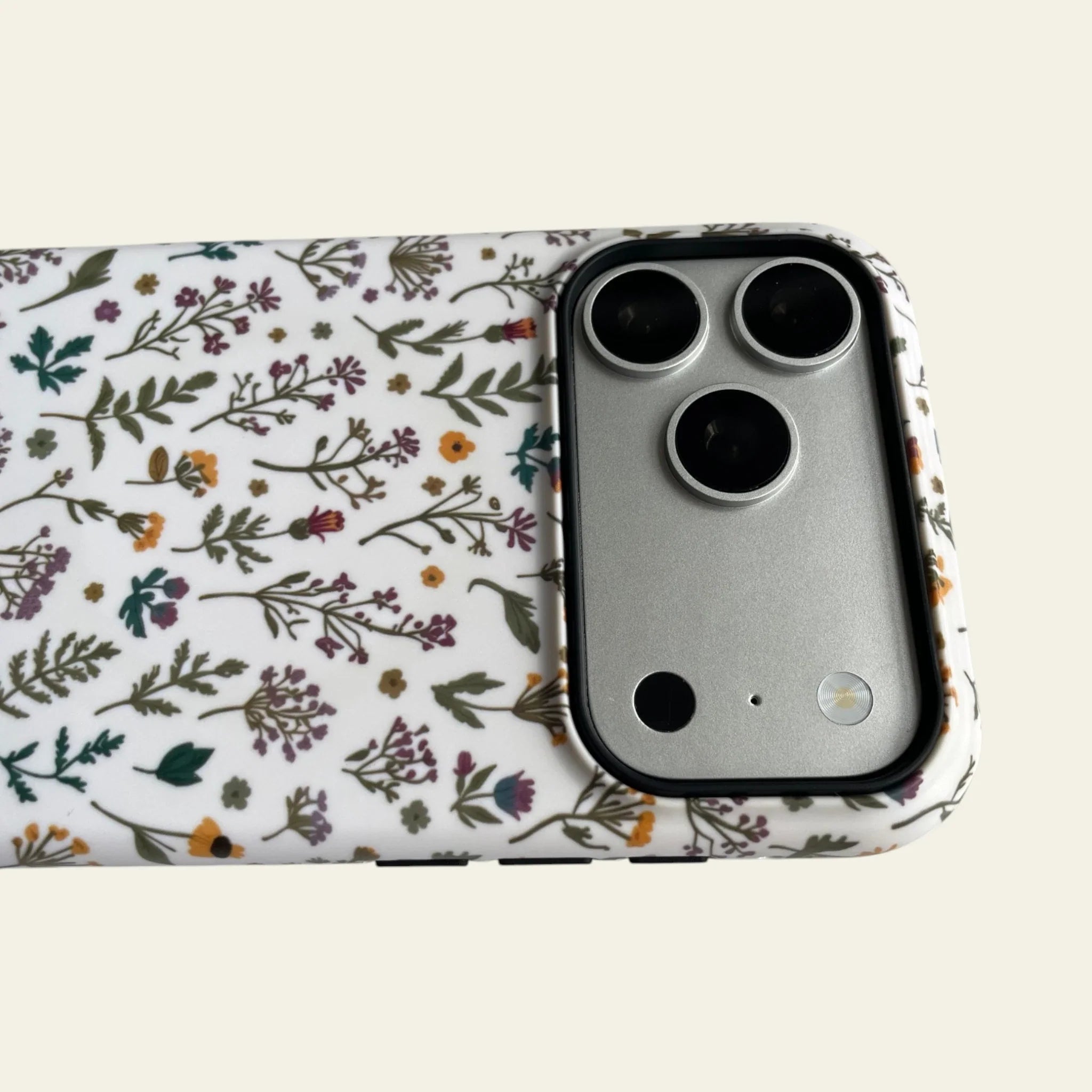 Vintage Wildflower Matte Case - MagSafe Compatible