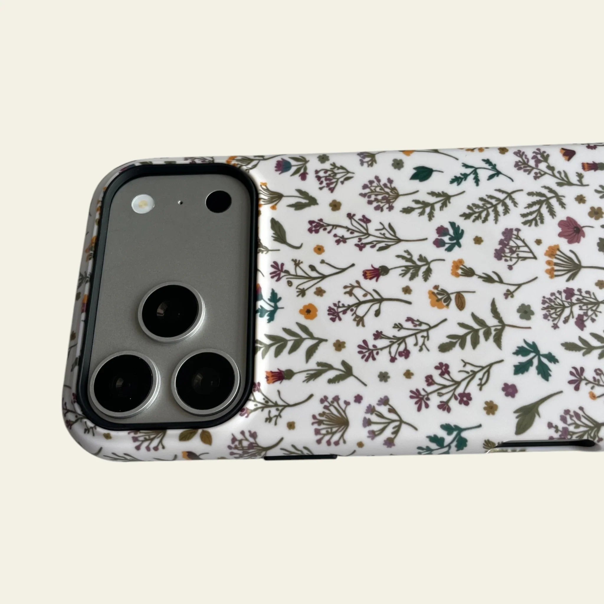 Vintage Wildflower Matte Case - MagSafe Compatible