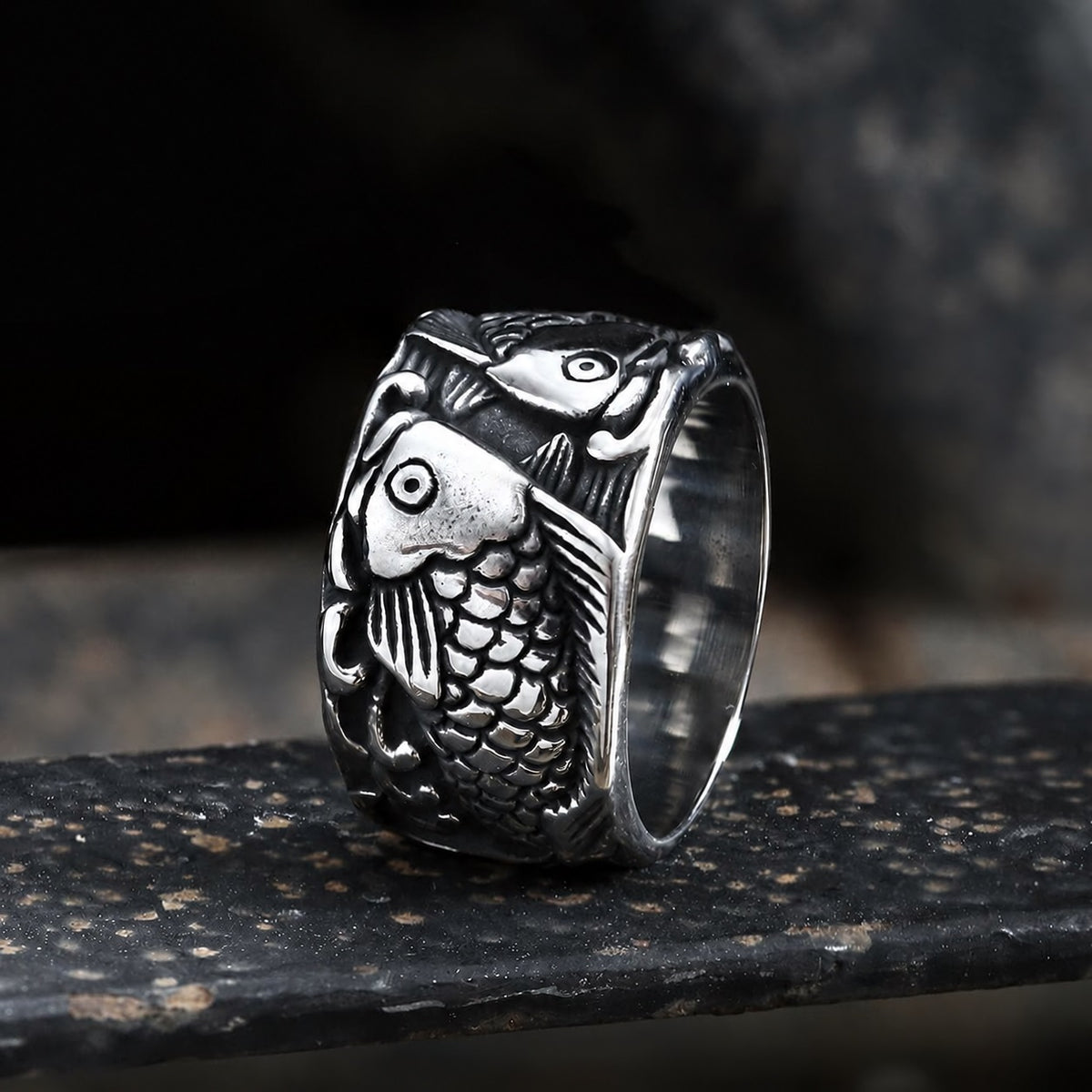Relief Fish Ring in Stainless Steel