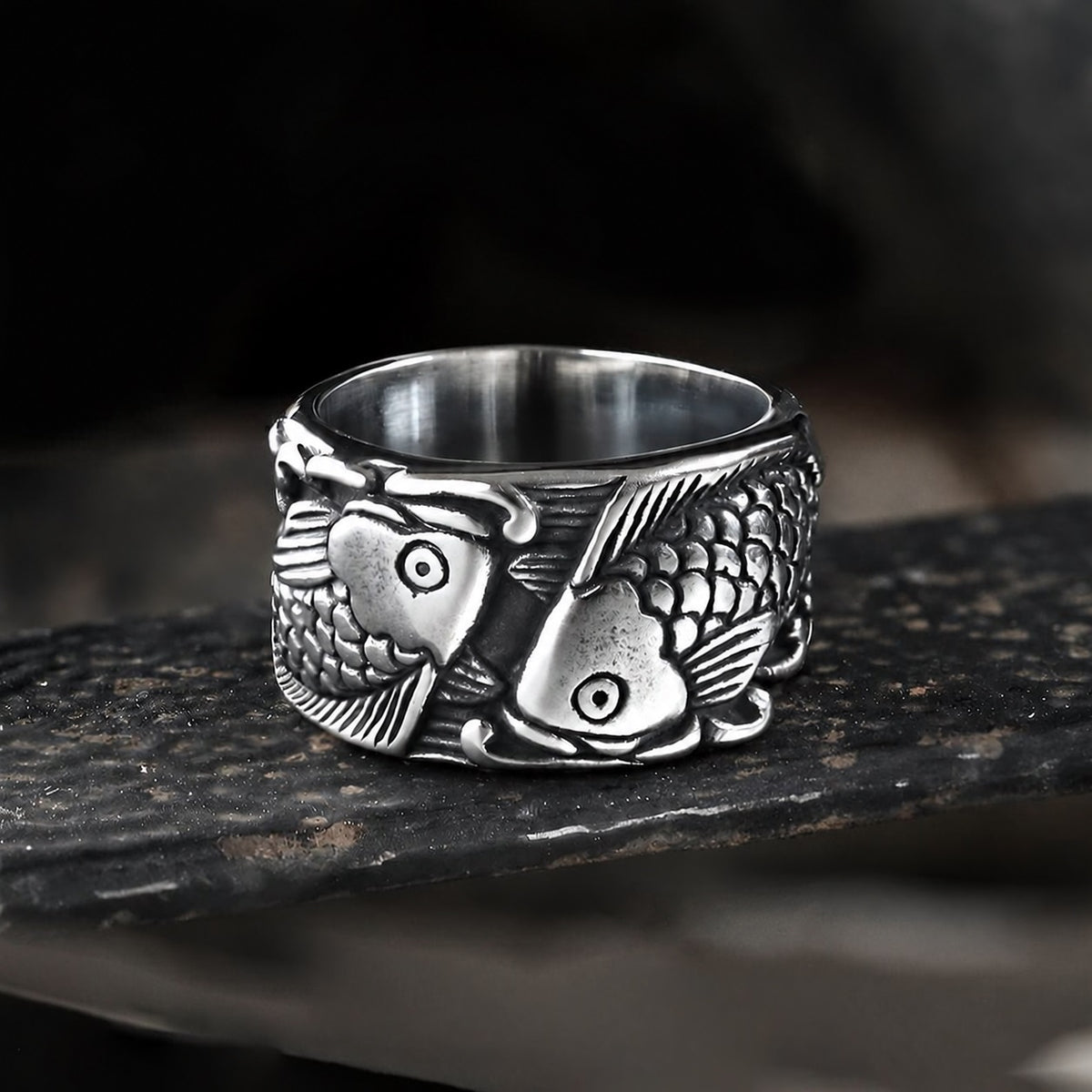 Relief Fish Ring in Stainless Steel