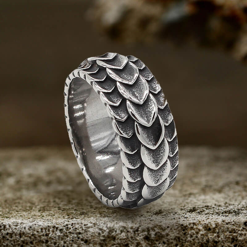 Retro Dragon Spine Ring in Stainless Steel