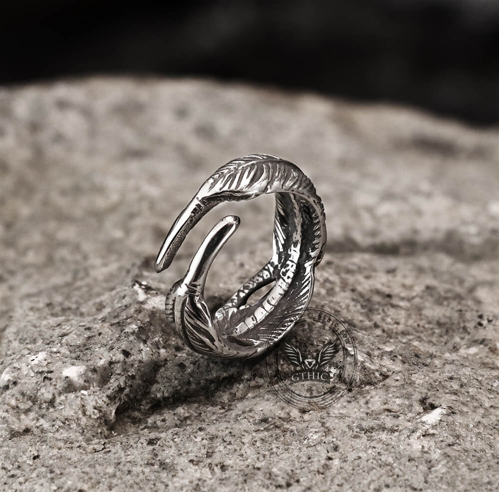 Retro Feather-shaped Ring in Stainless Steel
