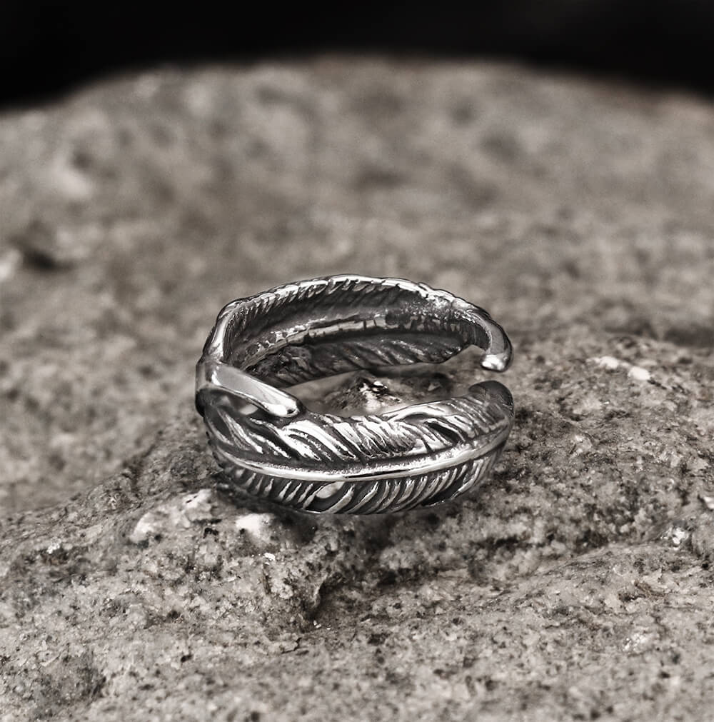 Retro Feather-shaped Ring in Stainless Steel