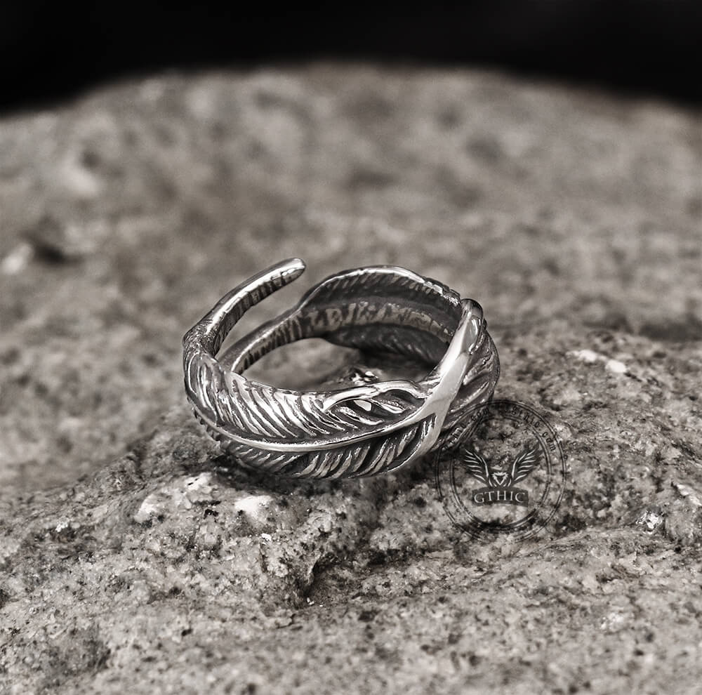 Retro Feather-shaped Ring in Stainless Steel