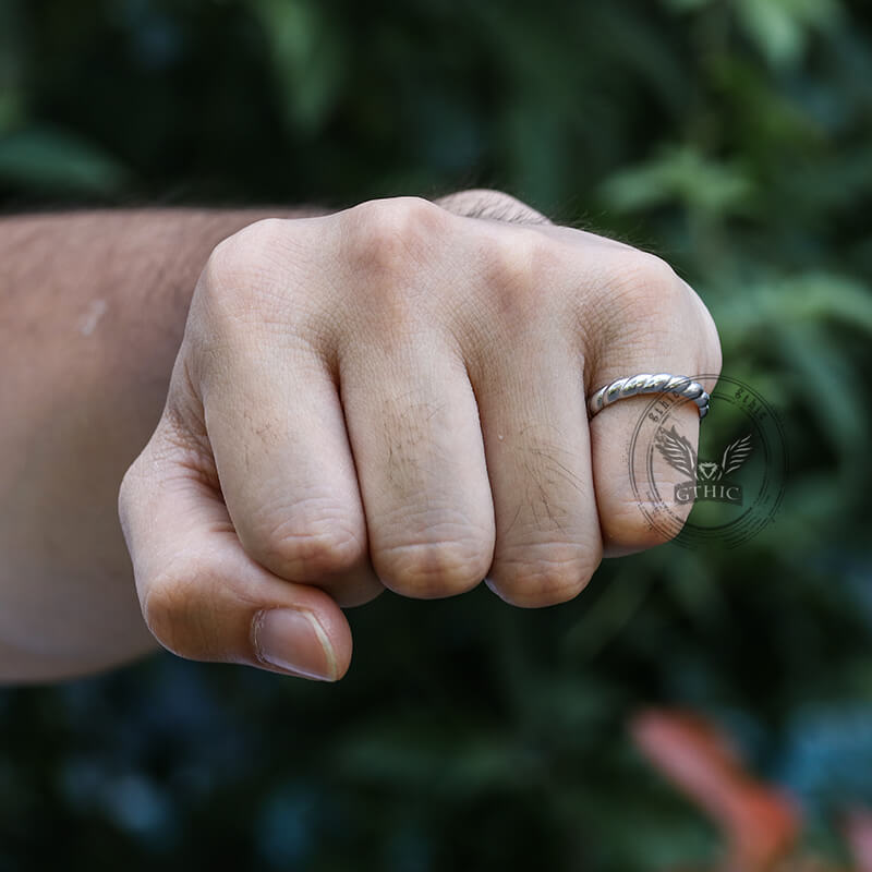 Simple Twist Ring in Stainless Steel