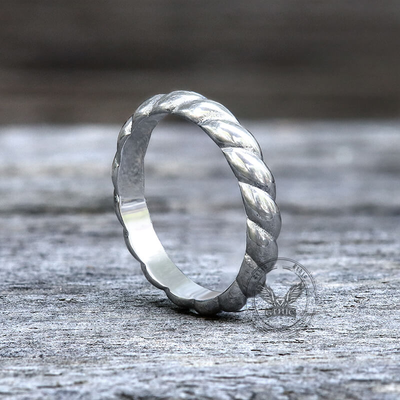 Simple Twist Ring in Stainless Steel
