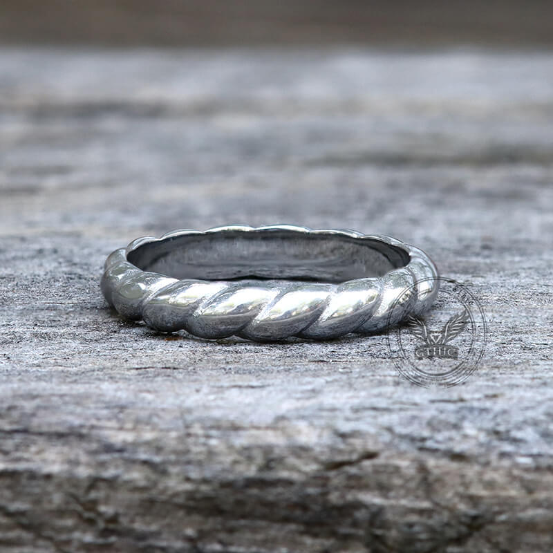 Simple Twist Ring in Stainless Steel