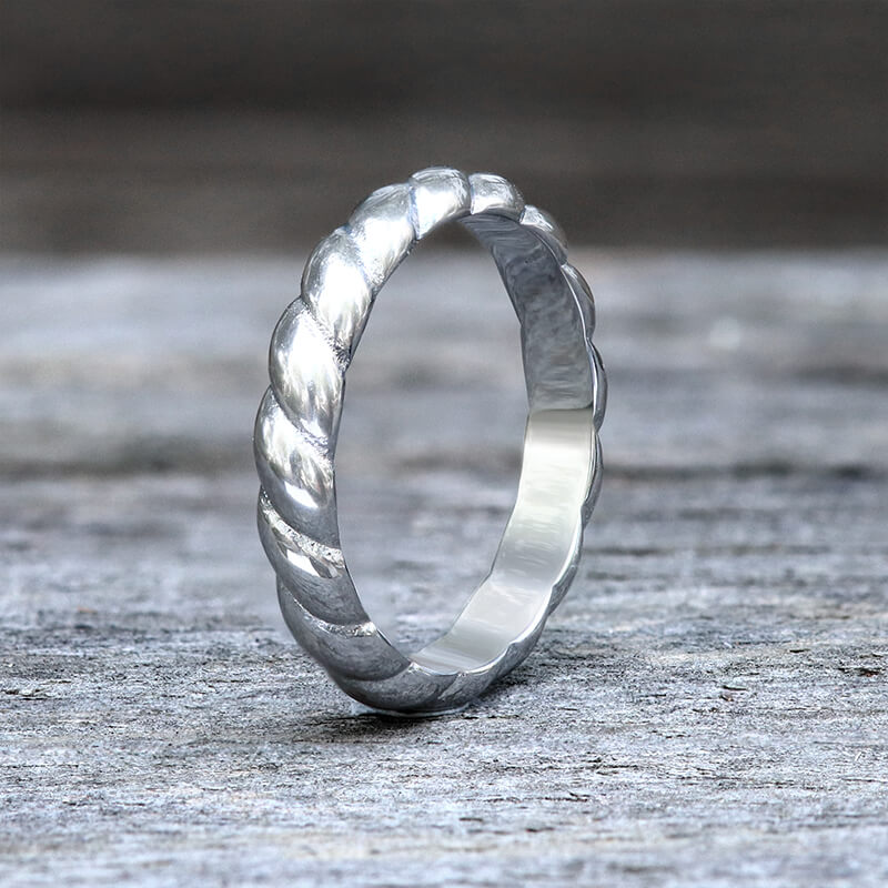 Simple Twist Ring in Stainless Steel