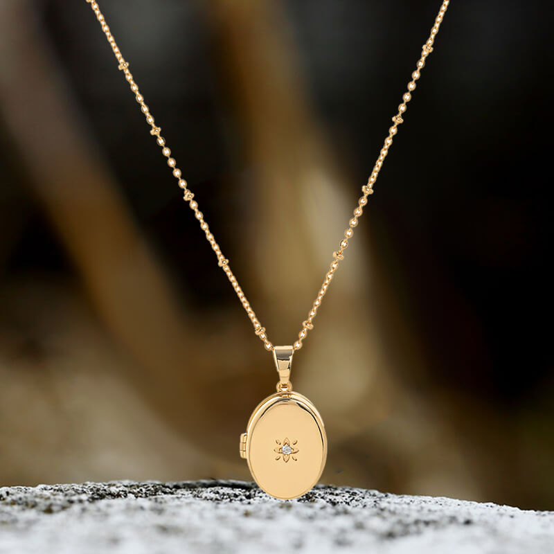 Simple Zirconic Oval Heart Photo Album Copper Locket Necklace