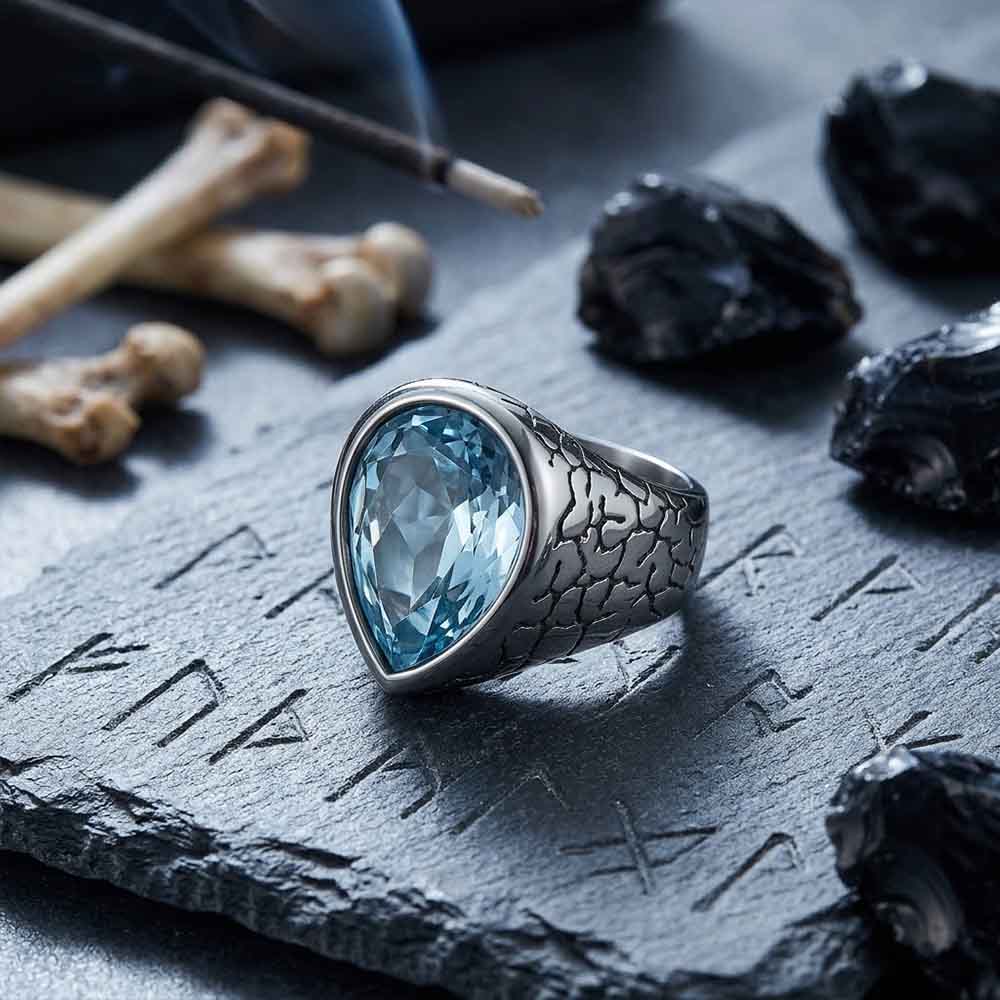 Stylish Teardrop-Shaped Gemstone Ring in Stainless Steel