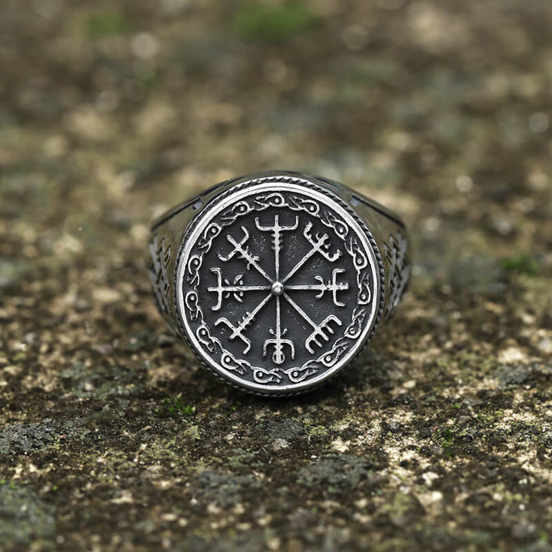 Vegvisir Celtic Knot Ring in Stainless Steel
