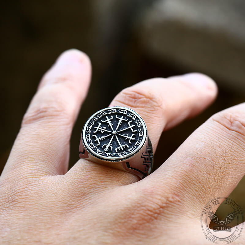 Vegvisir Celtic Knot Ring in Stainless Steel