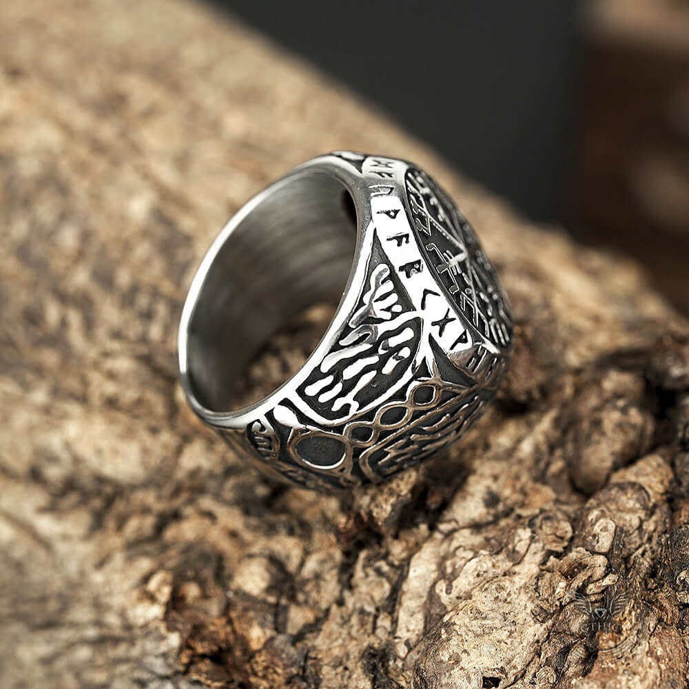 Vegvisir Celtic Knot Ring in Stainless Steel