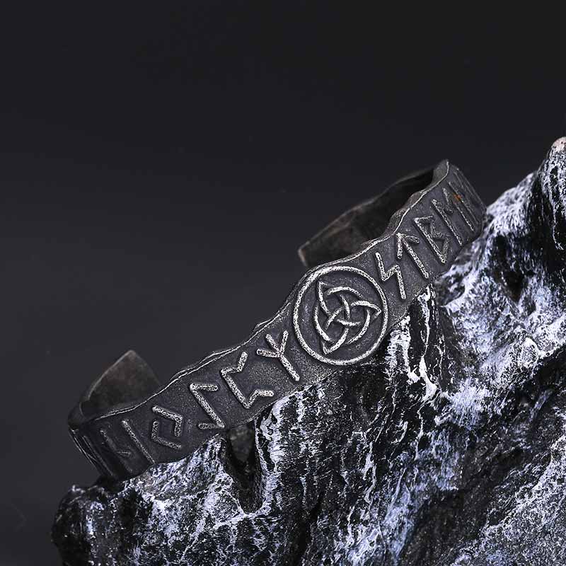 Viking Rune Triangle Knot Bracelet in Stainless Steel