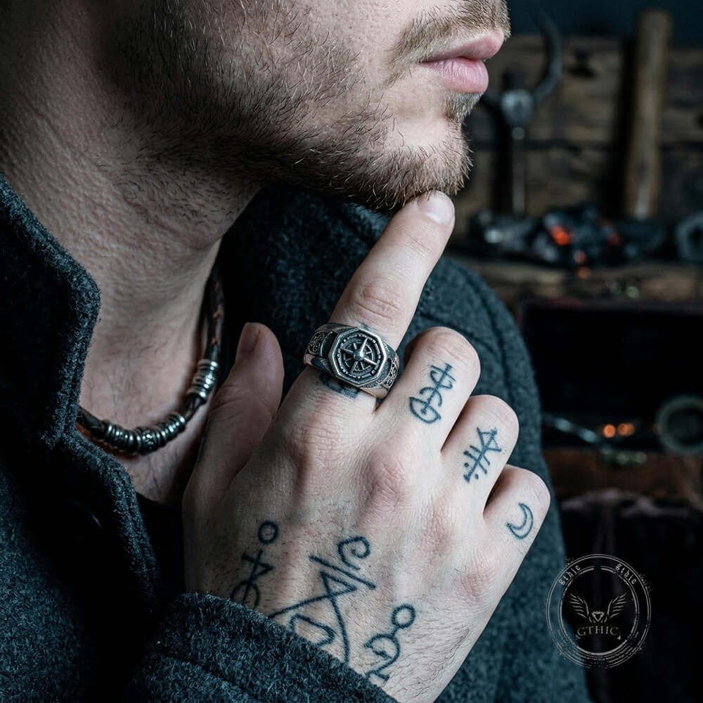 Vintage Celtic Knot Compass Ring in Stainless Steel