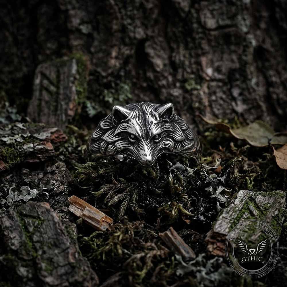 Vintage Embossed Wolf Head Ring in Stainless Steel