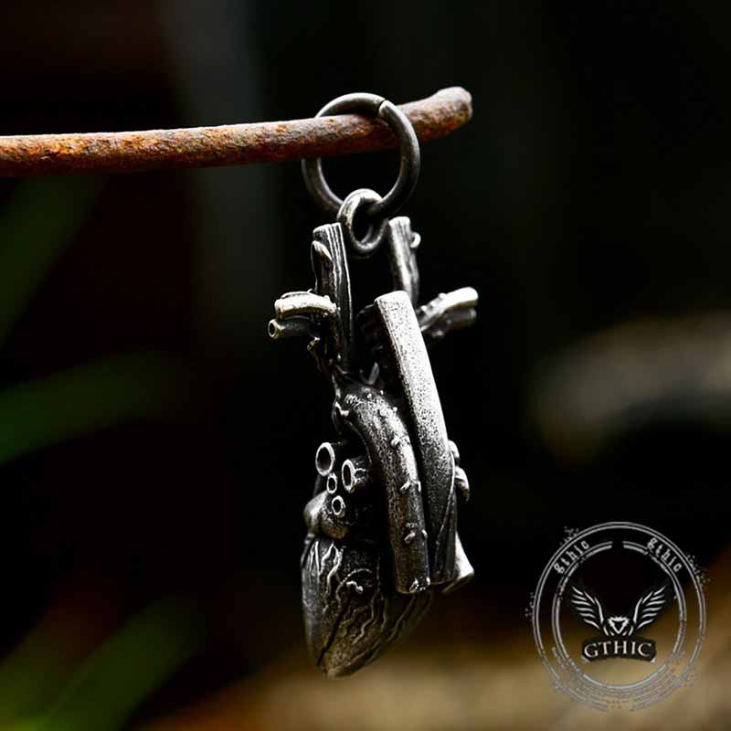Vintage Heart Shape Pendant in Stainless Steel