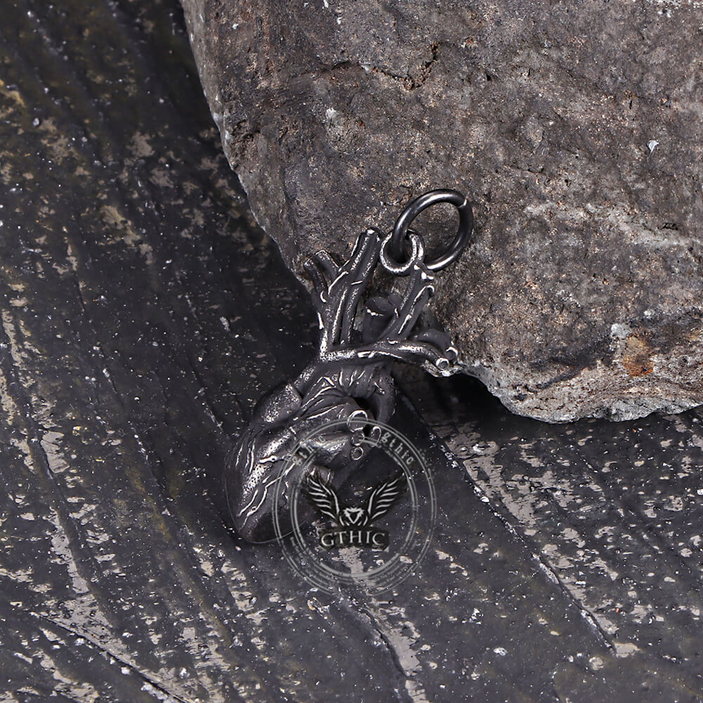 Vintage Heart Shape Pendant in Stainless Steel