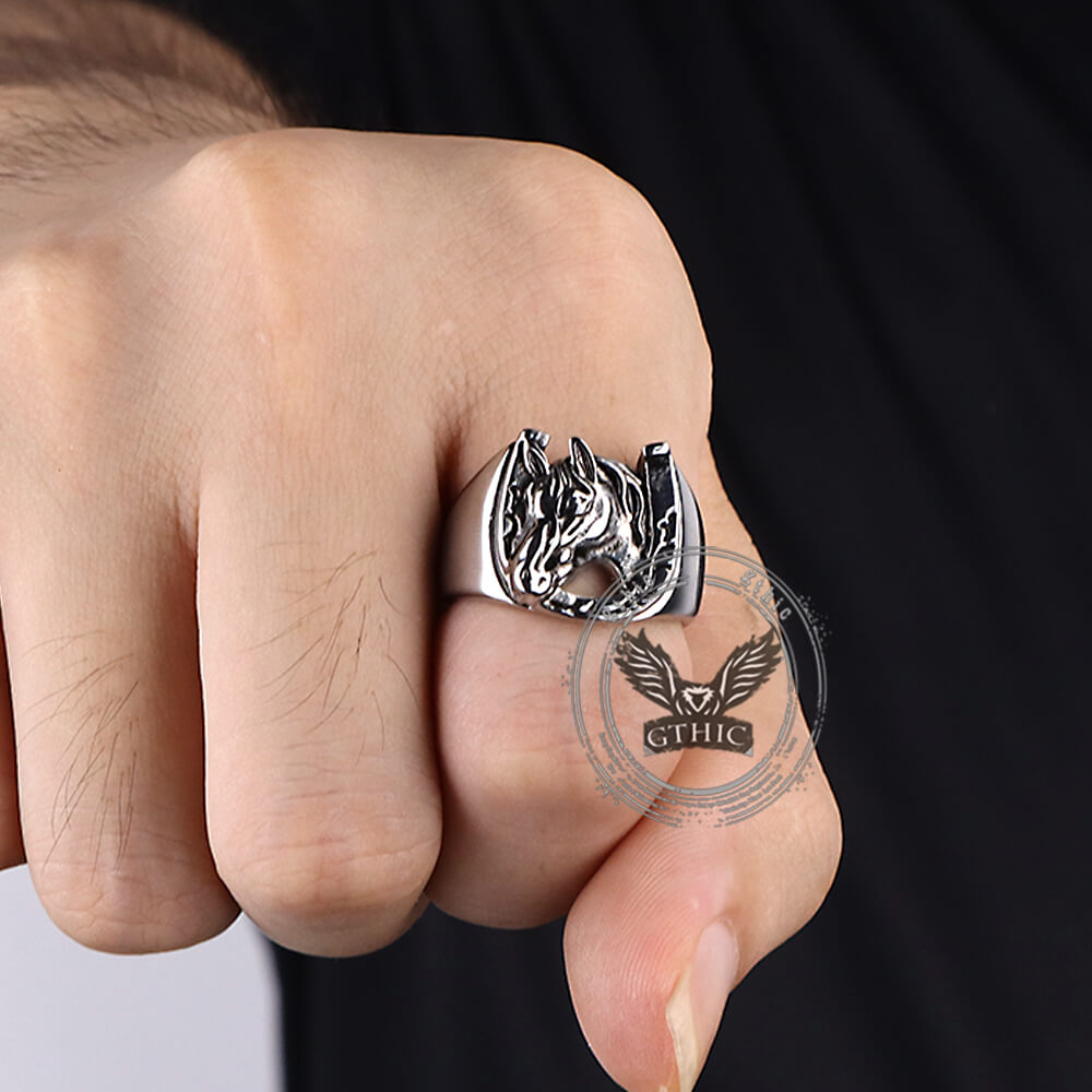 Vintage Horseshoe Horse Head Ring in Stainless Steel