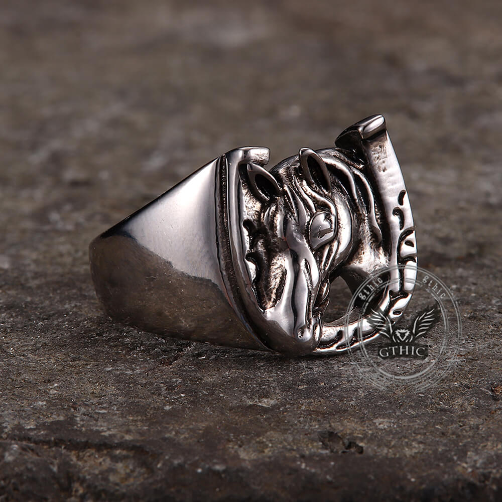 Vintage Horseshoe Horse Head Ring in Stainless Steel