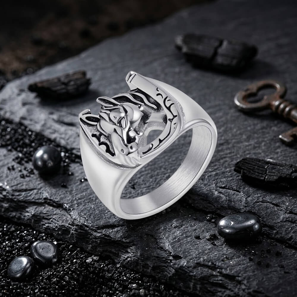 Vintage Horseshoe Horse Head Ring in Stainless Steel